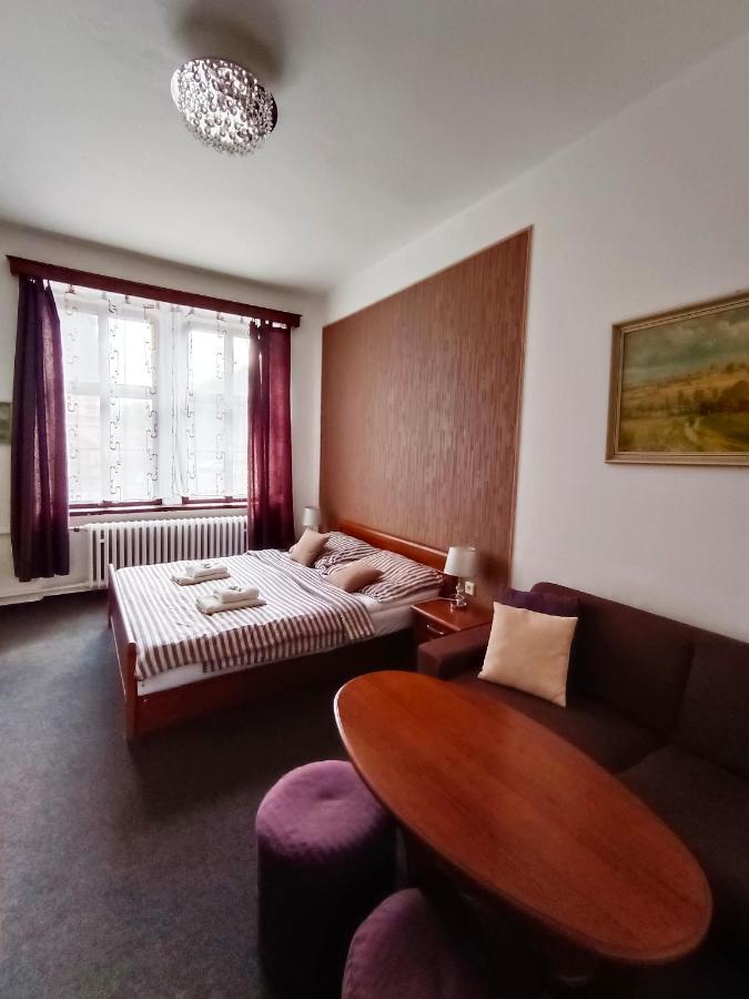 Hotel Labe 赫任斯科 外观 照片