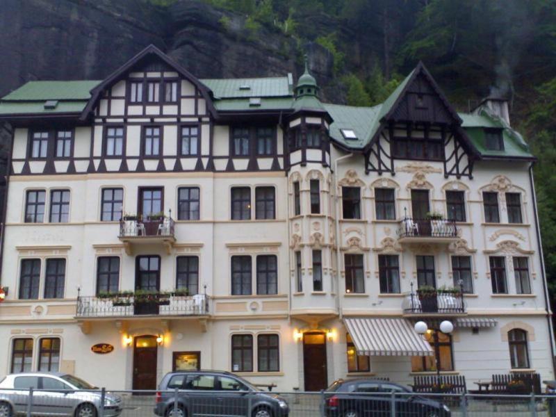 Hotel Labe 赫任斯科 外观 照片