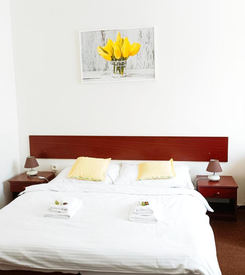 Hotel Labe 赫任斯科 外观 照片
