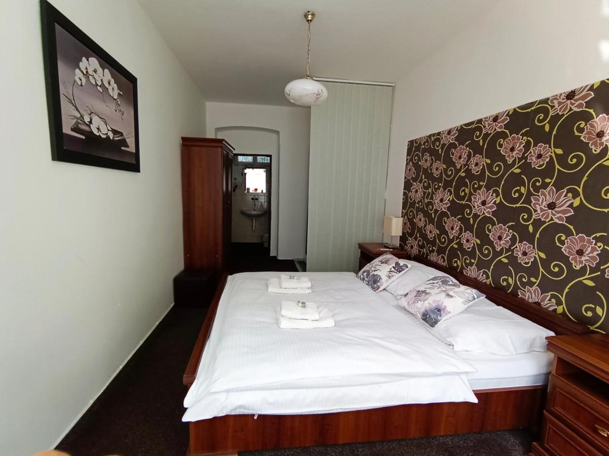 Hotel Labe 赫任斯科 外观 照片