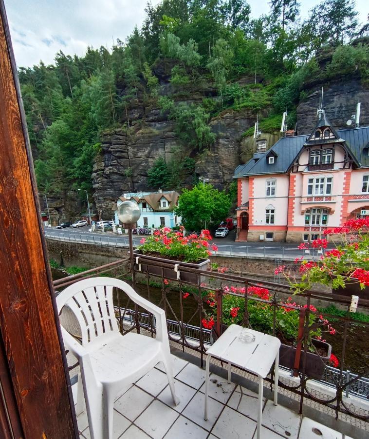 Hotel Labe 赫任斯科 外观 照片