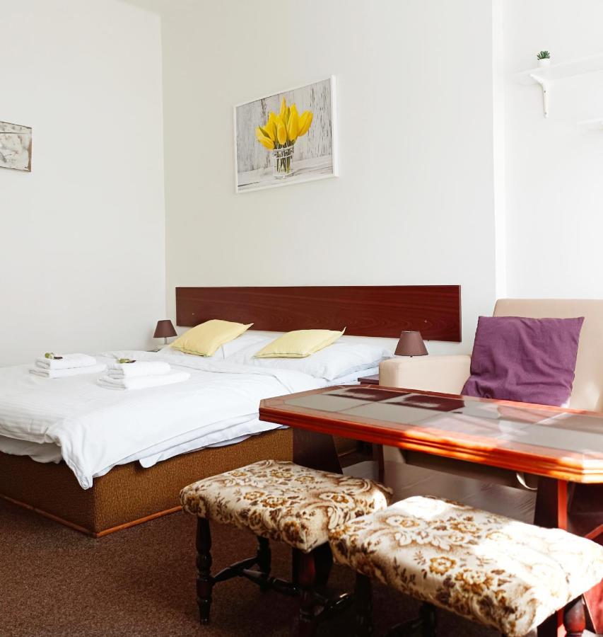 Hotel Labe 赫任斯科 外观 照片