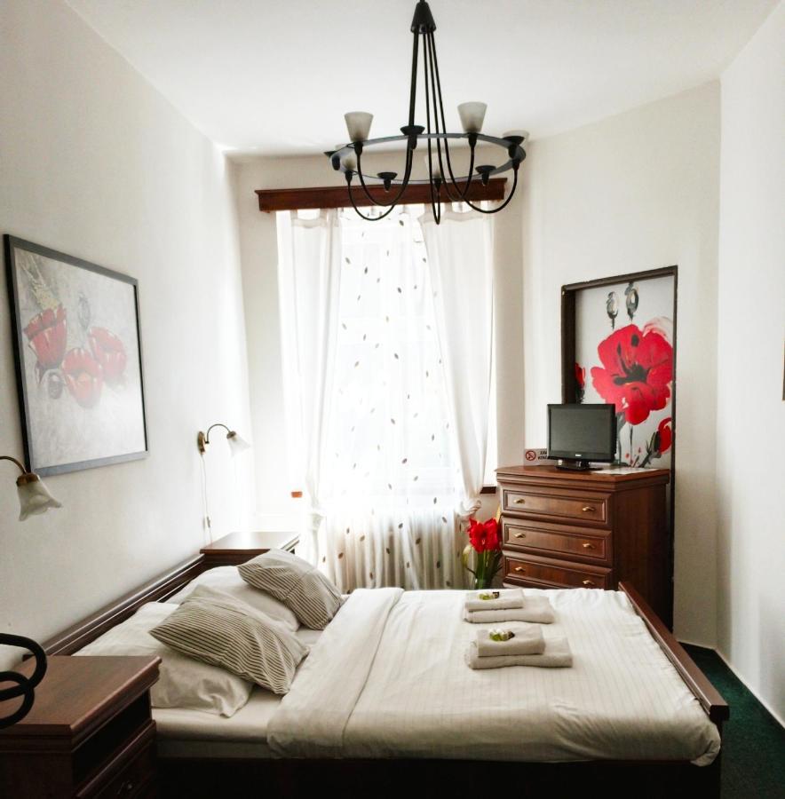 Hotel Labe 赫任斯科 外观 照片