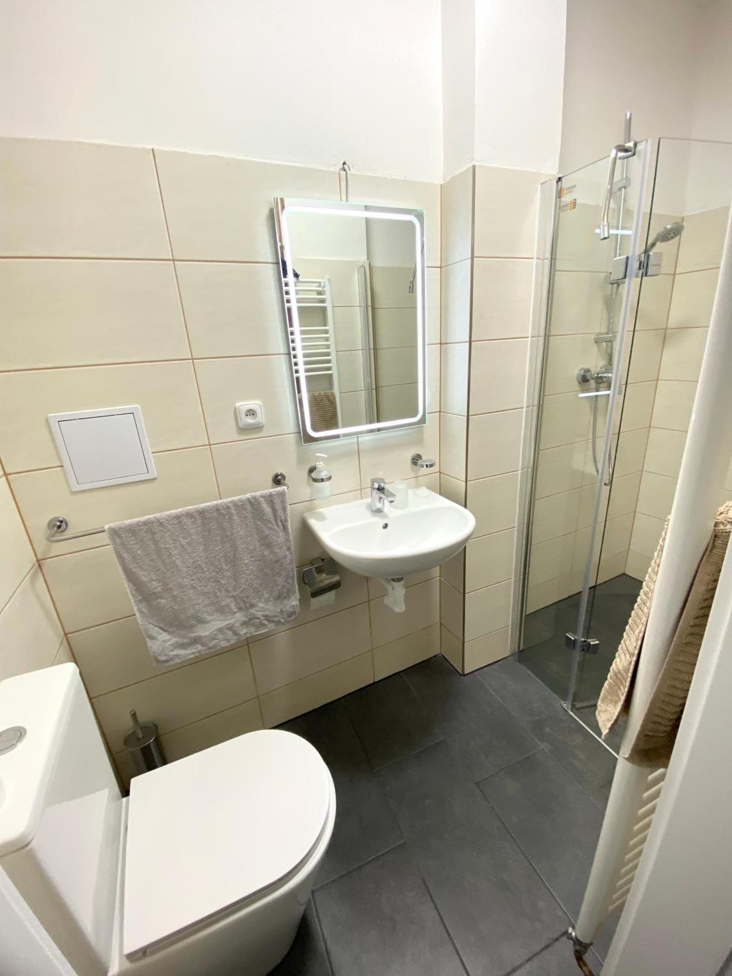 Hotel Labe 赫任斯科 外观 照片